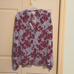 A new day blue and burgundy blouse 👚 💙